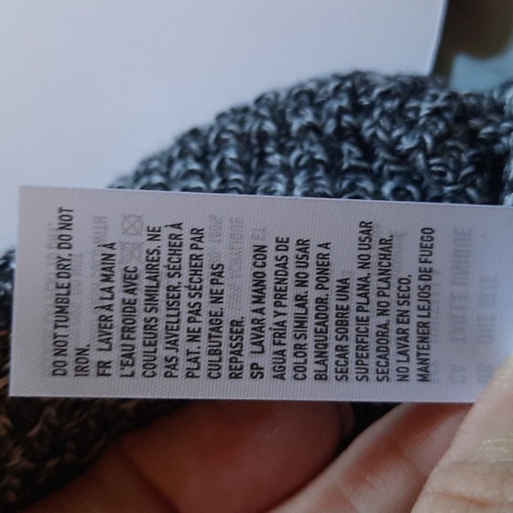 American Eagle Outfitters NWT Black White Heathered Knit Cuffed Beanie  One Size - Picture 5 of 10